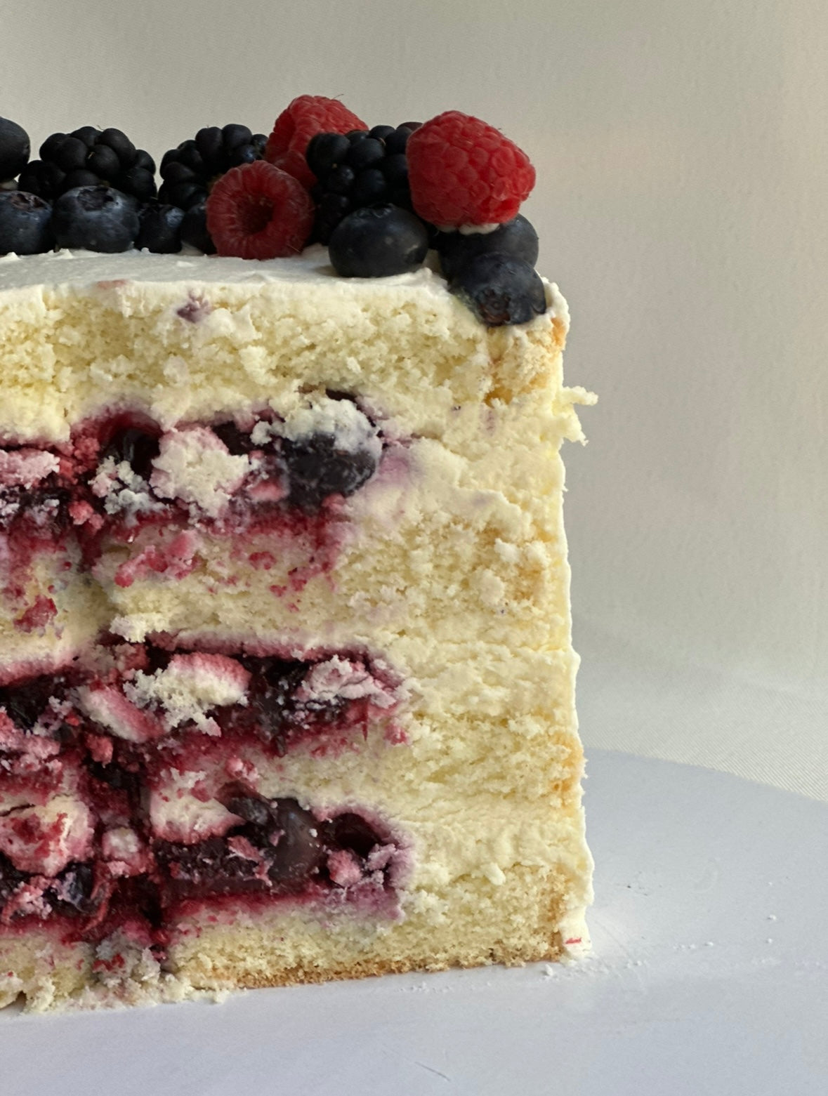 Currant tenderness cake