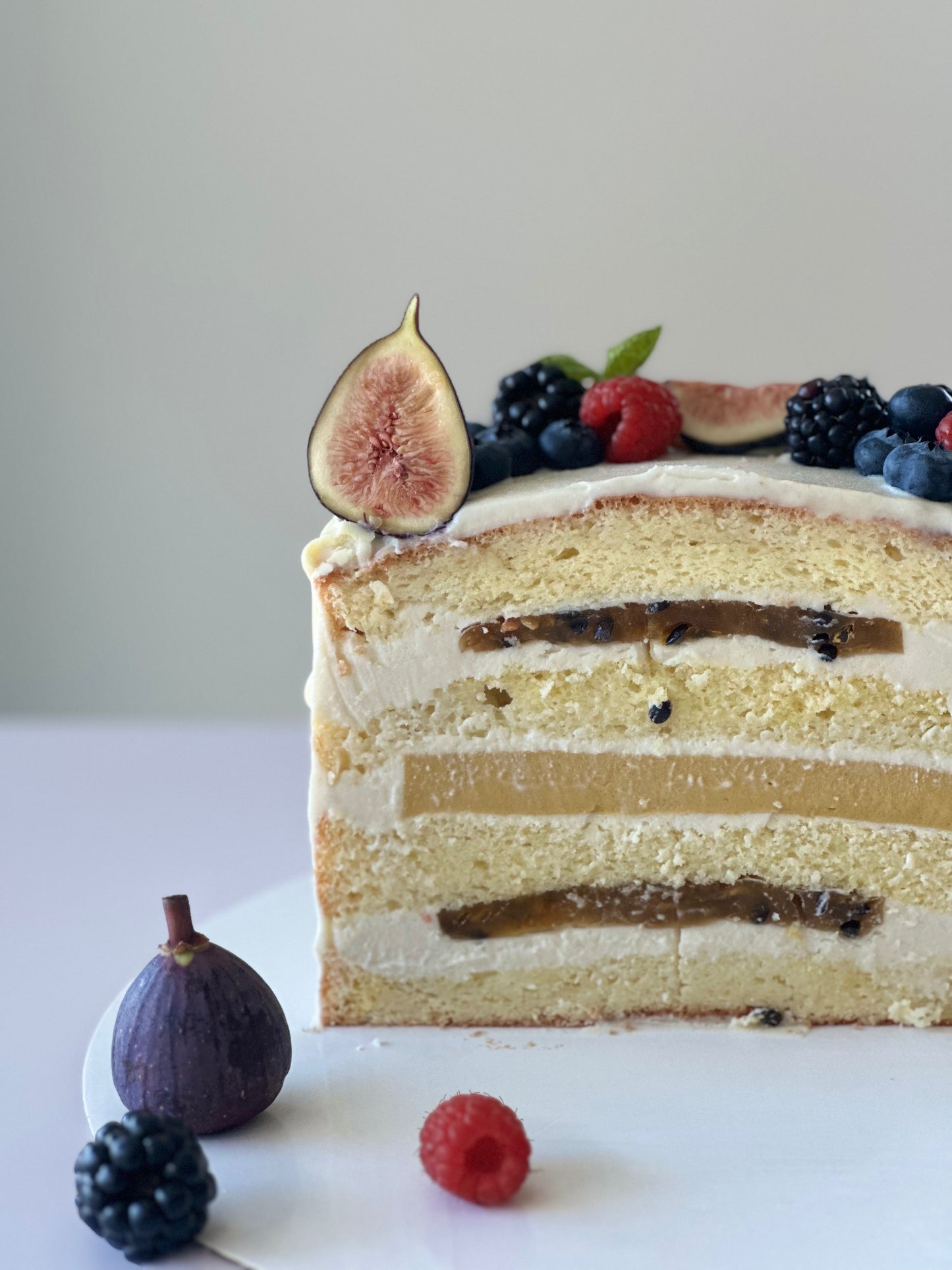 Mango-passion fruit cake